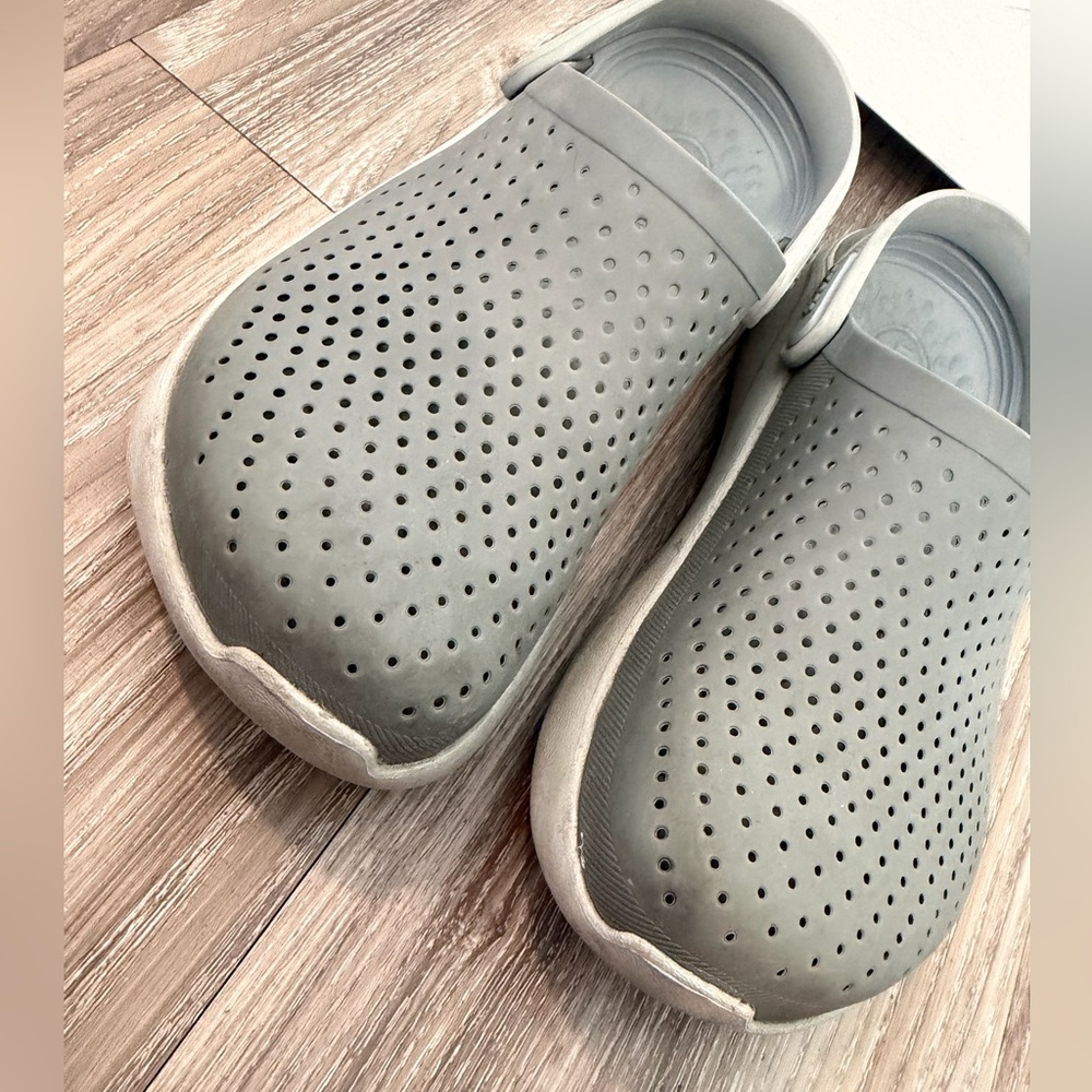 CROCS Men's Perforated Gray Clogs - Picture 2 of 7
